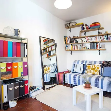 Lovely To The Heart Of Marais Apartment